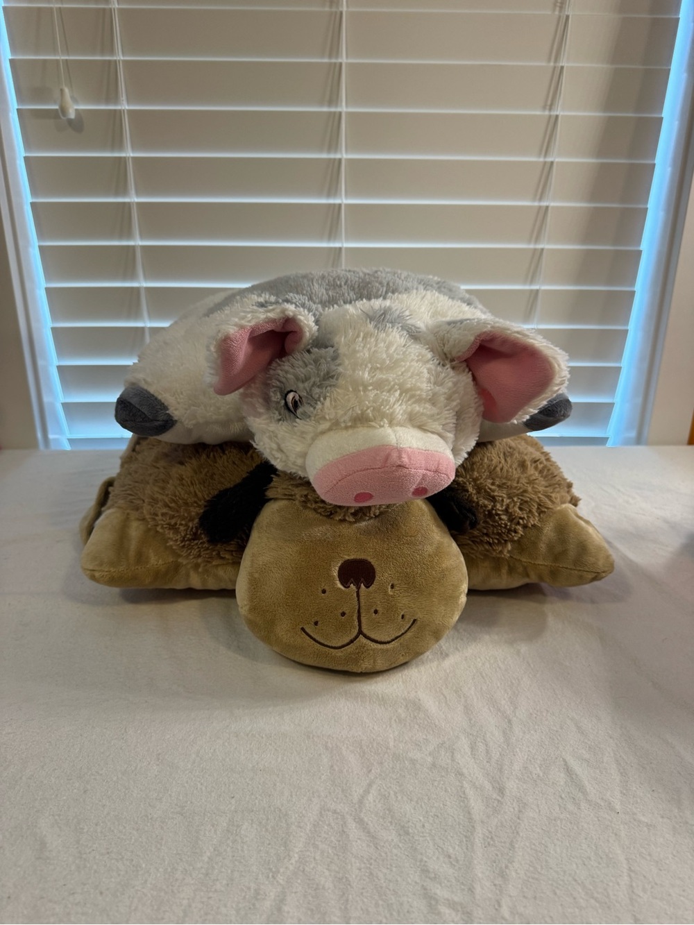 Pillow Pets Plush Tan Dog and Pua from Moana